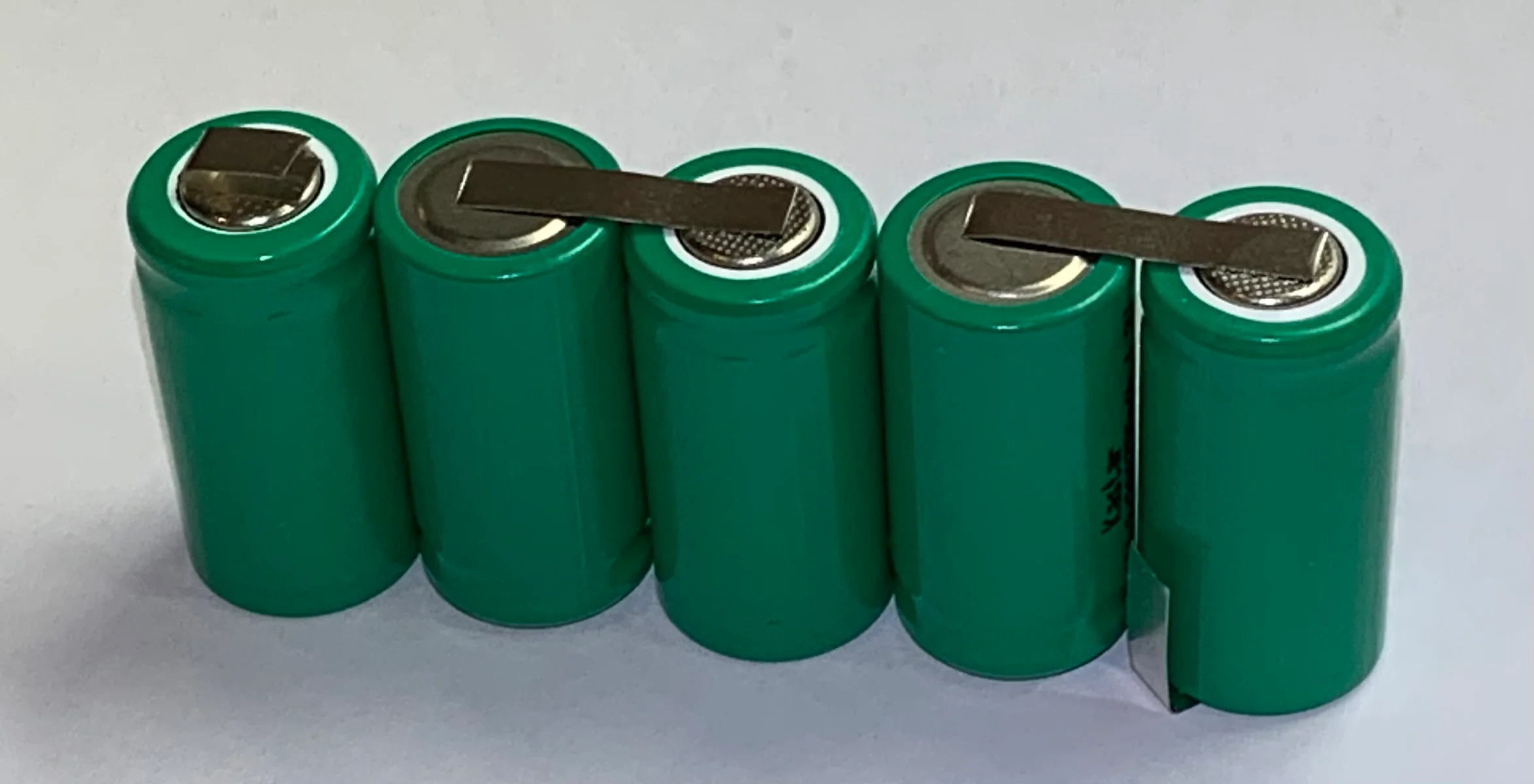 100 pcs of 5EP700AAH plain: 6v 700mAh 2/3NiMH, no heat shrink, no wires